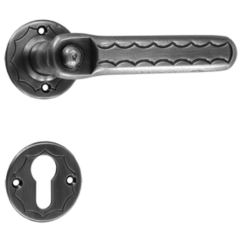 Maniglia con rosetta e bocchetta