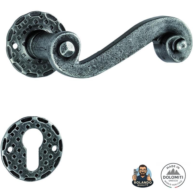 Maniglia con rosetta e bocchetta