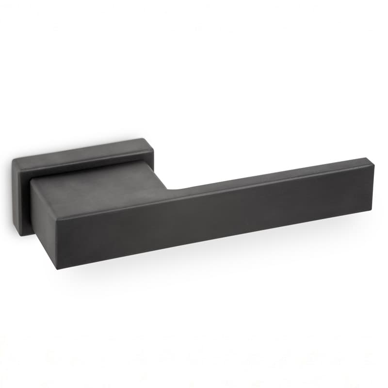 Verniciato nero opaco • Ottone • 